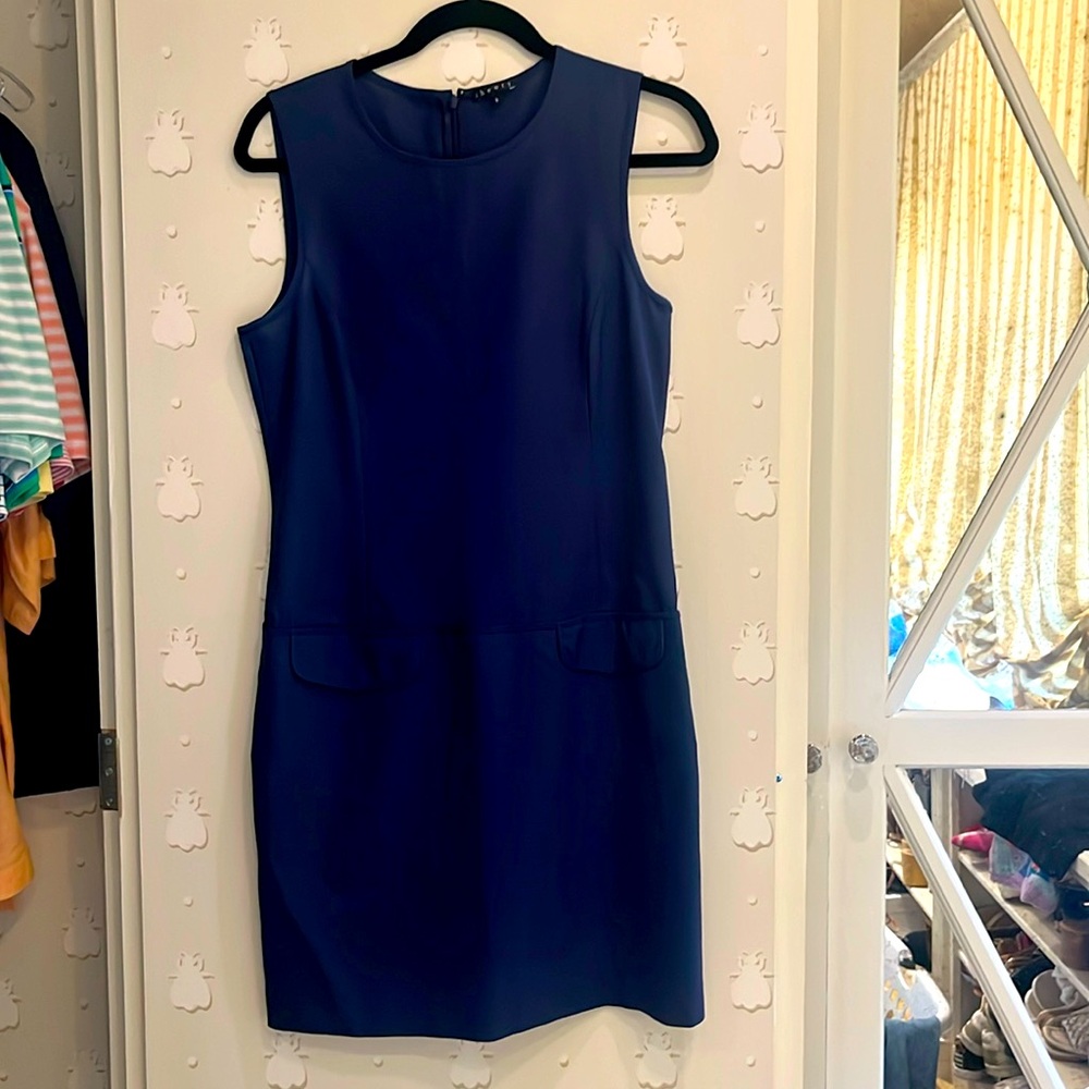 Theory navy shift size 6
